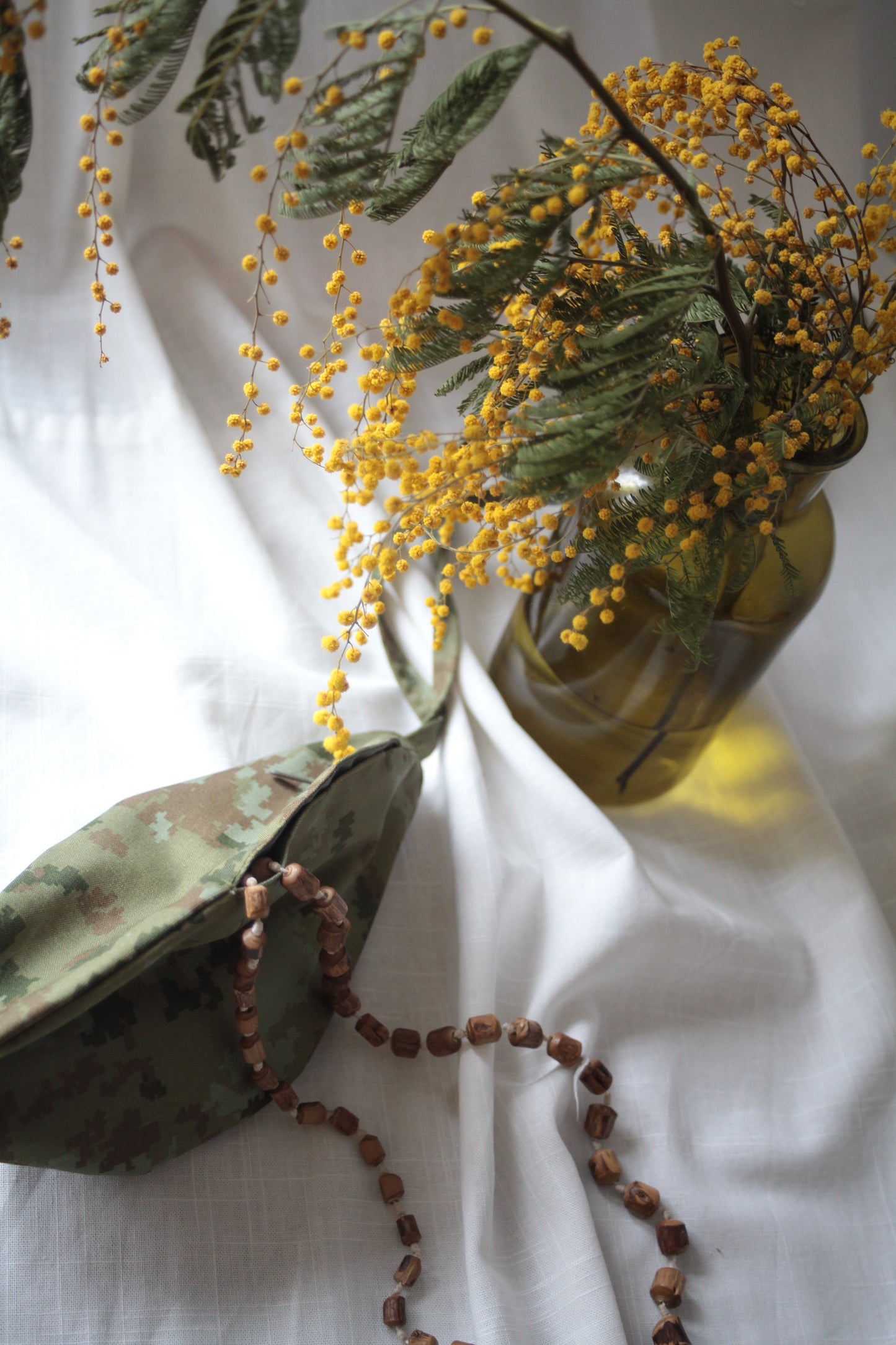 Komufliažinis žalias maldos karoliukų maišelis tvirto audinio