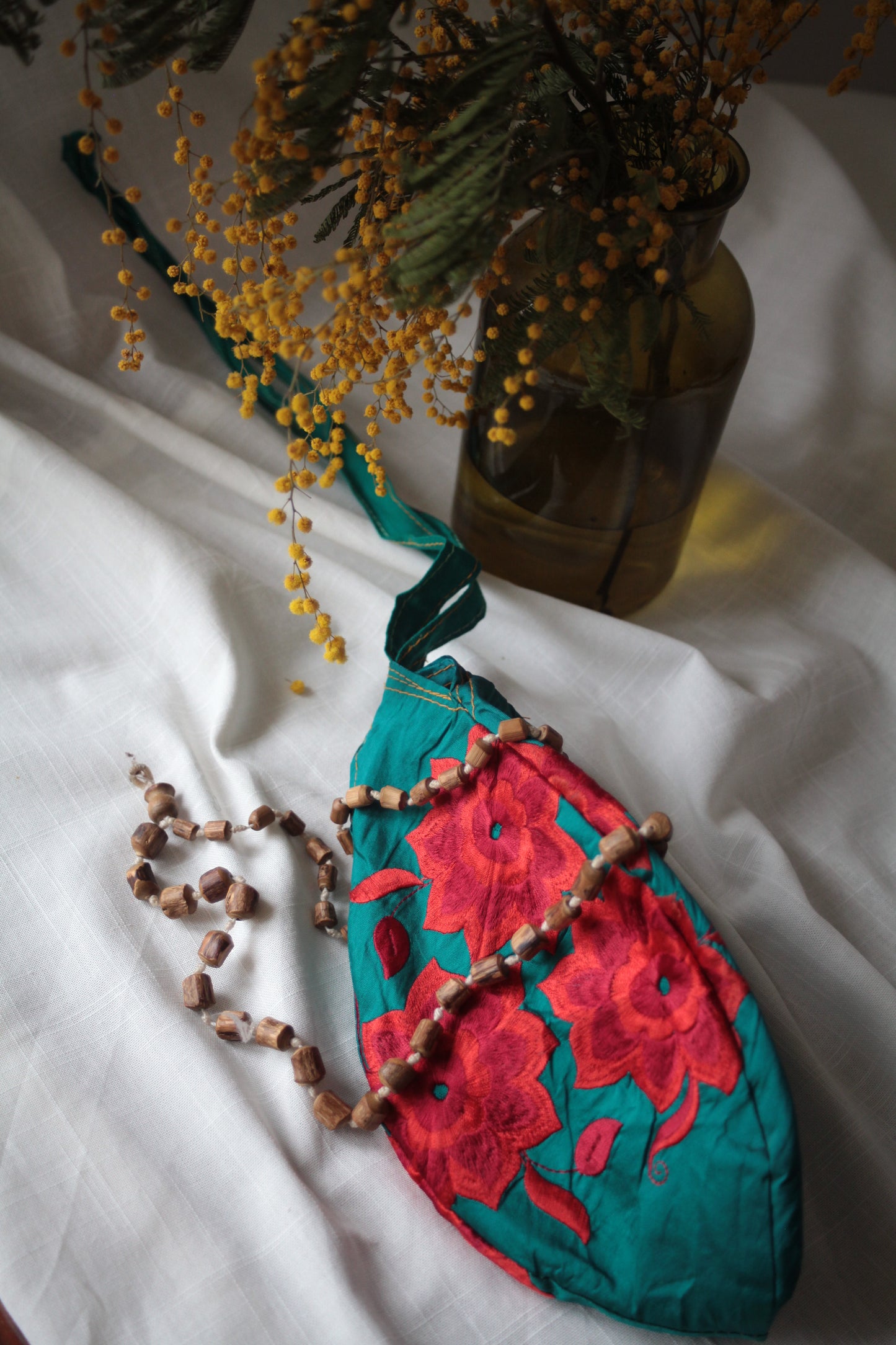 Maldos karaliukų maišelis su gėlėmis