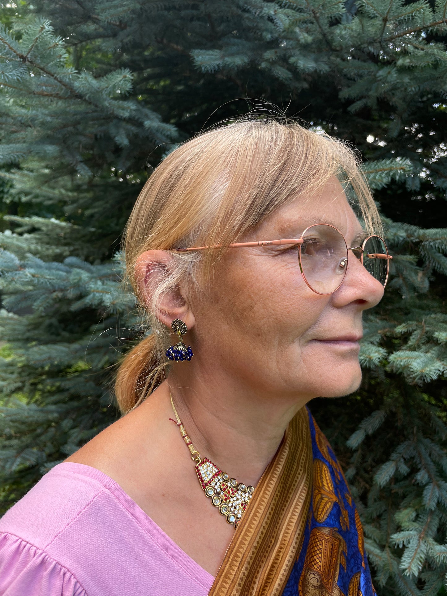 Jhumka auskarai - varpelio formos auskarai