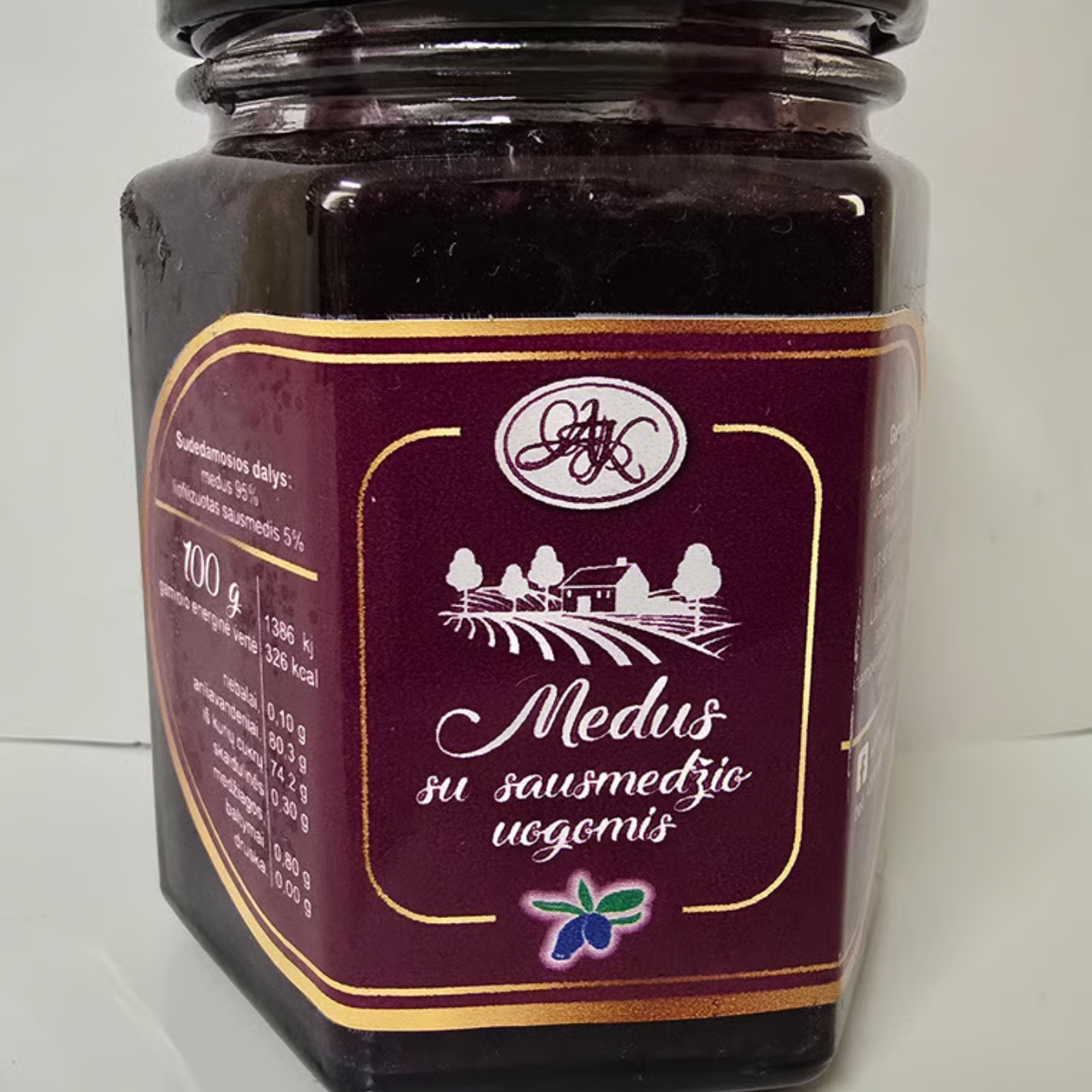 MEDUS SU SAUSMEDŽIO UOGOMIS