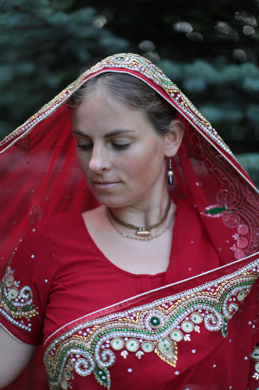 Saris-vestuvinis+čiolis(maikutė)