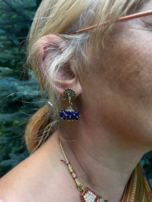 Jhumka auskarai - varpelio formos auskarai